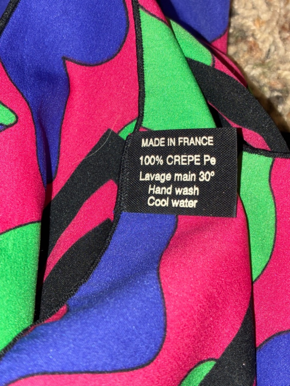 Vintage & Rare 1980s 'Ysatis de Givenchy' Paris Crepe Silk Scarf - Picture 4 of 11